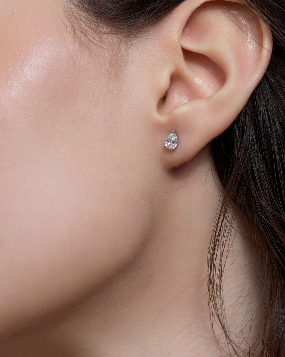 ペアシェイプ スタッドピアス 0.6ct ダイヤモンド | Vela Diamond